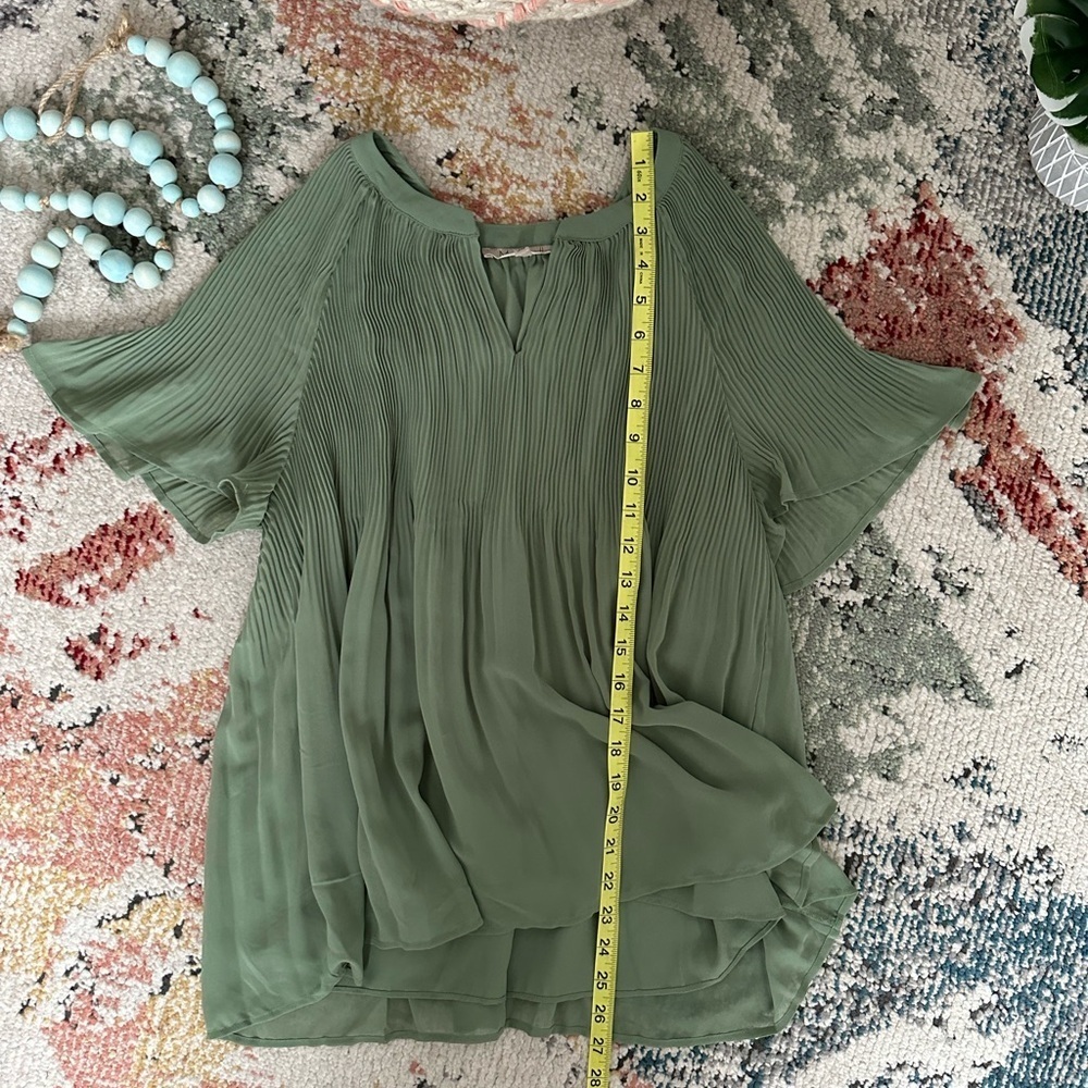 Cracker Barrel Boutique Sage Green Pleated Women's Blouse Size Small - Picture 15 of 16
